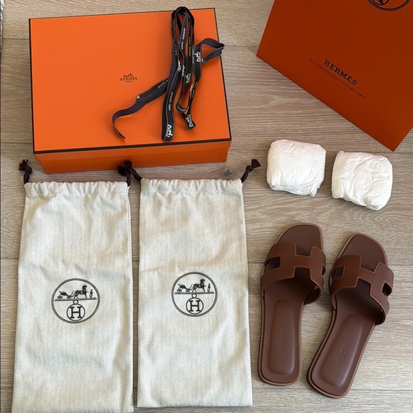 Hermes Brown Oran Sandals - Picture 2 of 13